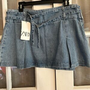 Zara Light Blue Denim Big Pleat Mini Skirt with Double Belt Tie Detail SZ L NWT